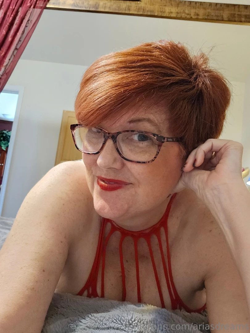 Ever wonder what i look like well here i am will you be my valentine 