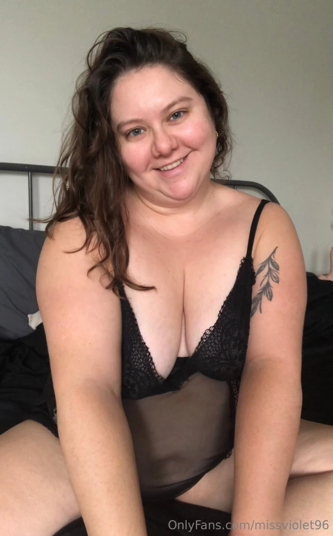 Start your new year right subscribe to my vip veryviolet96 