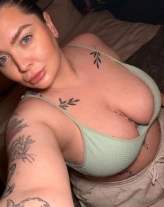 Am i the distraction you ve been waiting for