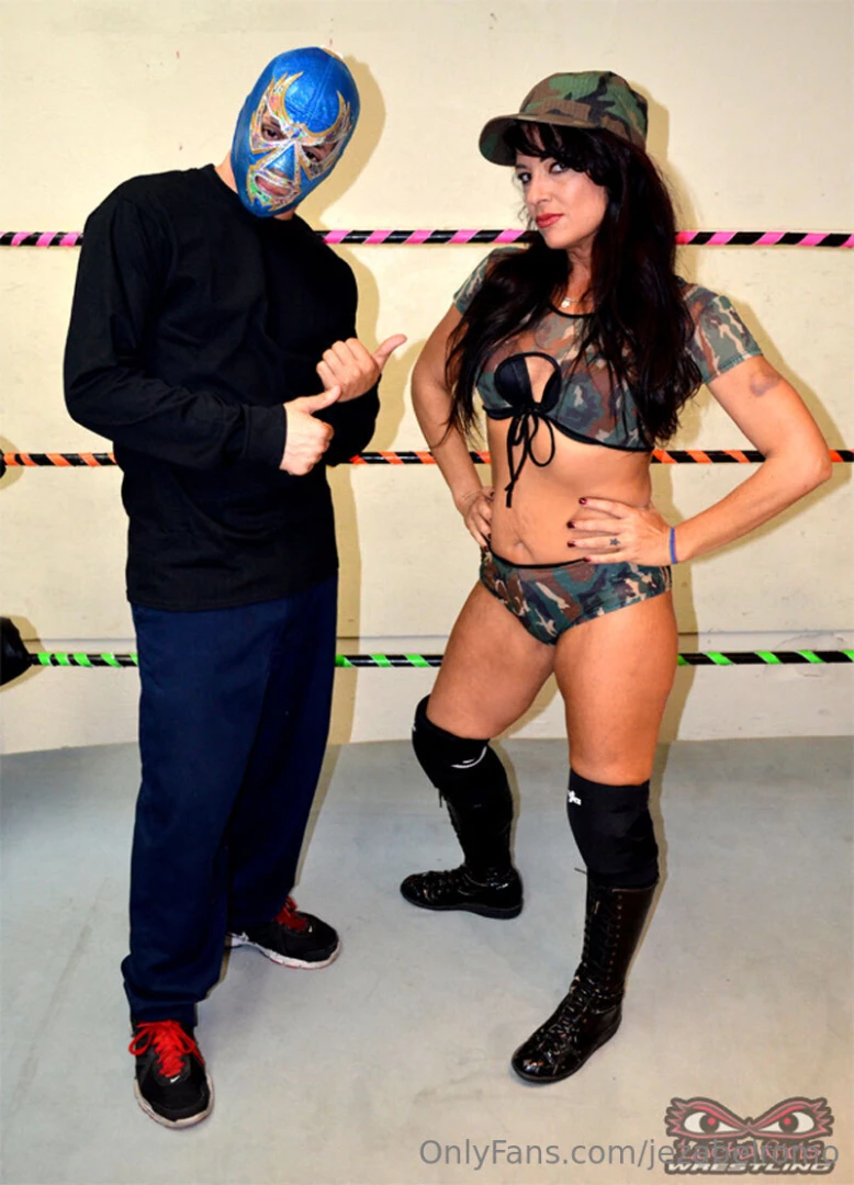 New belly smothering finish mixed femdom wrestling match azulman vs 