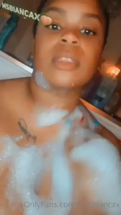 Rose petal bubble bath 