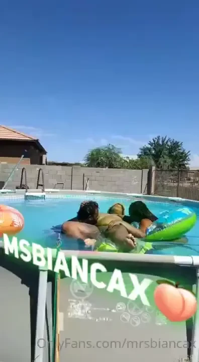 Chilled with miyamia37 on international swinger s day so me and 