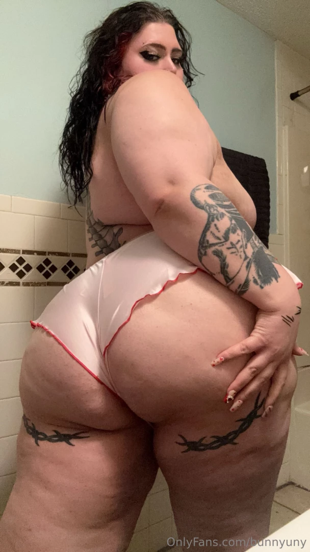 Can someone give me an oil massage 