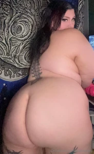 Need someone to eat me from the back and make me cum while i play part 3