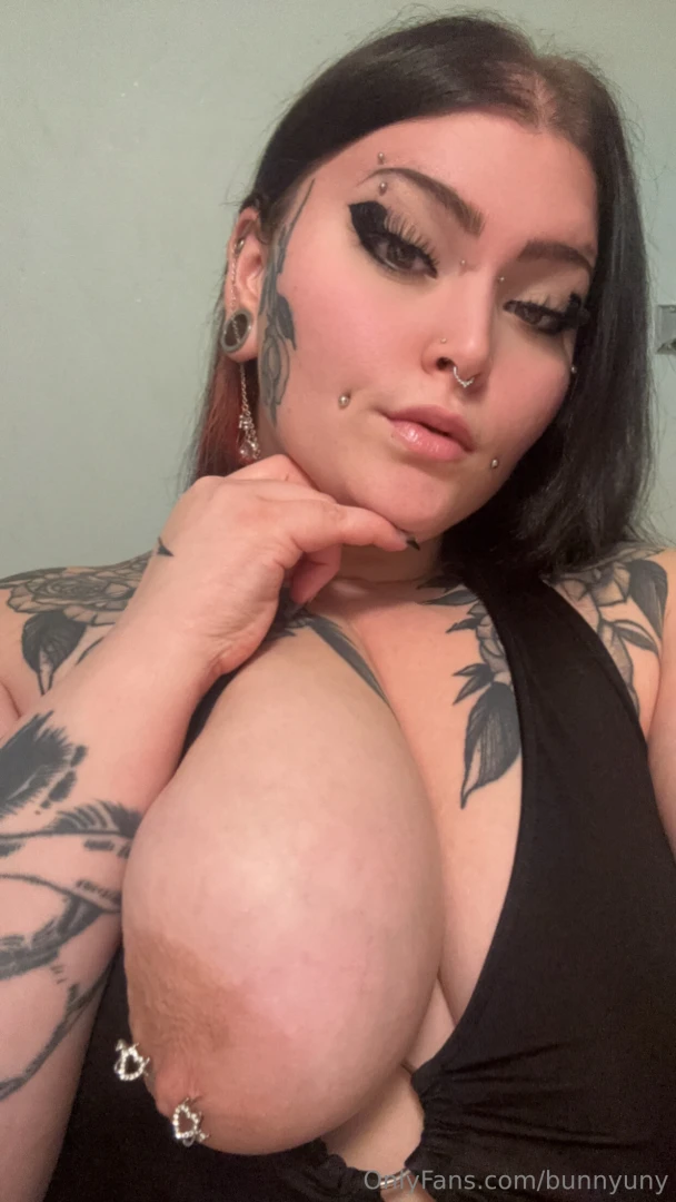 Do you like girls with face tats 