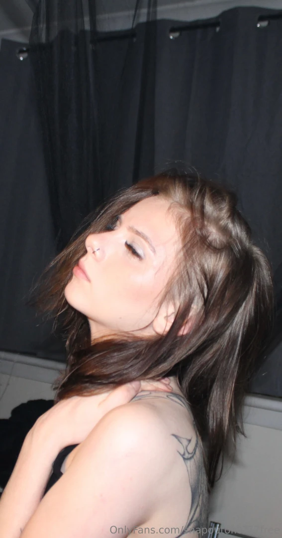 Am i pretty enough to be your next online obsession i run all my own 