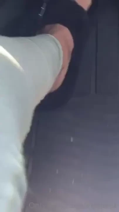 Sucksumm lol where the men that like toesss 