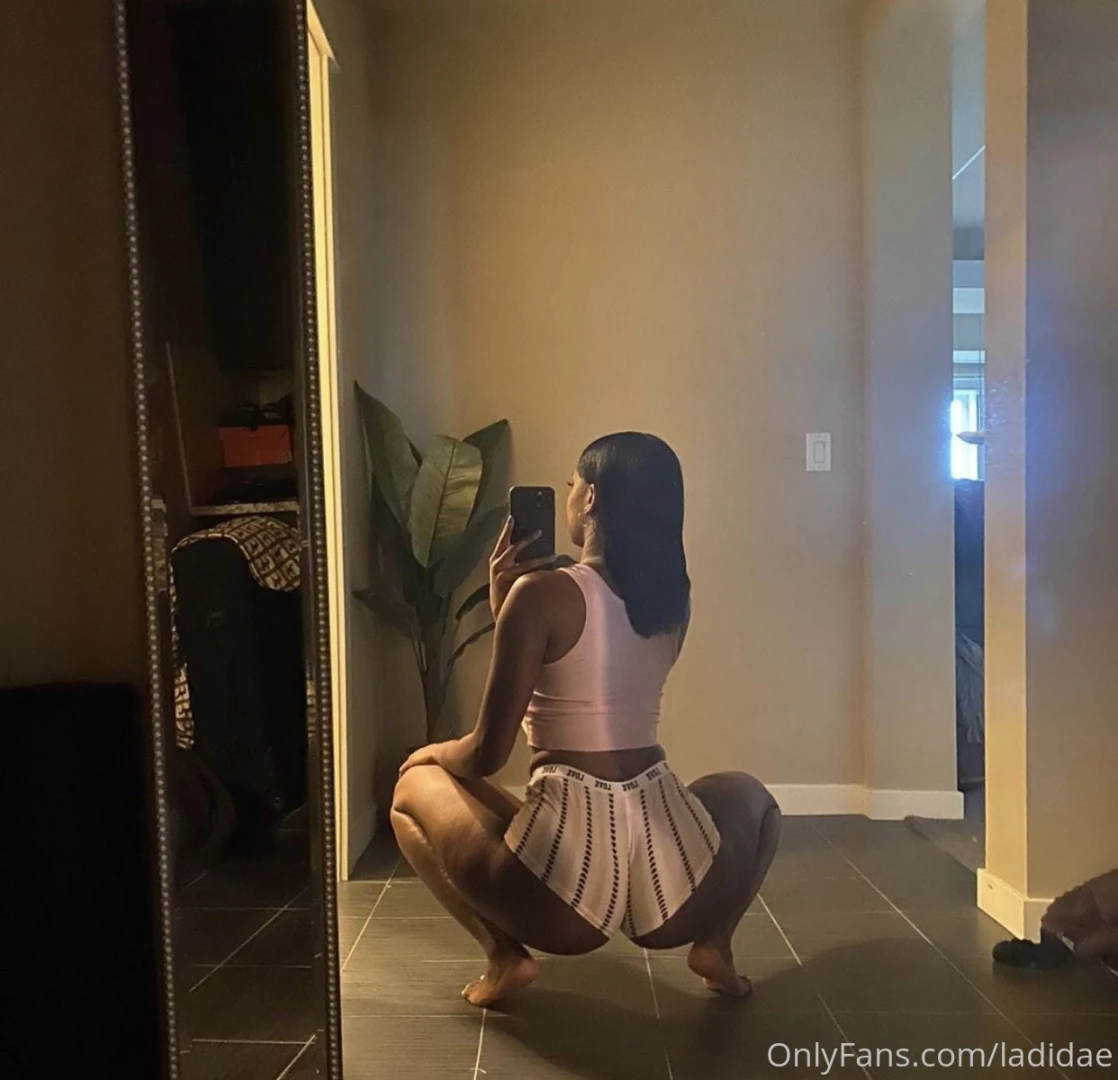 ladidae - I like to squat in this position 