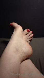 Do you like my raspberry toes