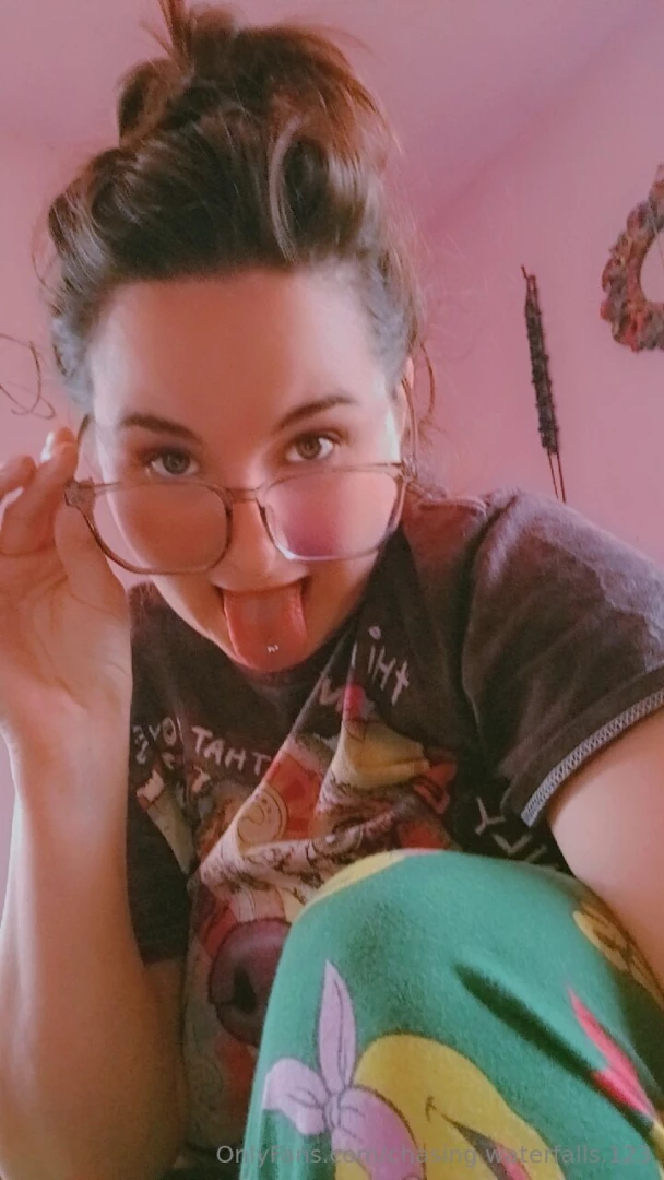 Good morning babies i hope everyone has the day they deserve 