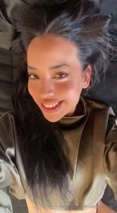 Don t just scroll stay a while chat with me and maybe spoil me too