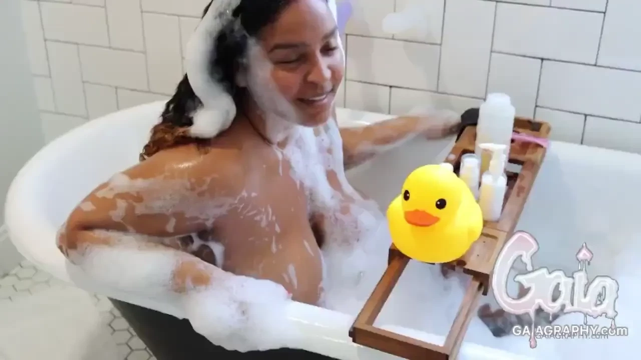 Rubber ducky 6th camiversary dick suck ft julius of blkpornmatters 