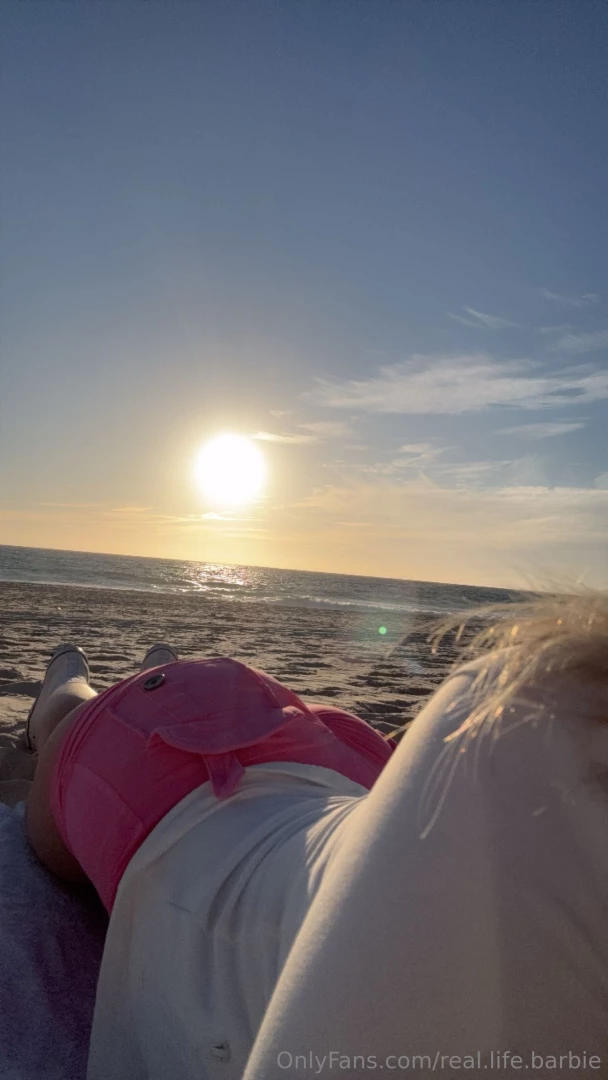 Would you get naughty with me at the beach 