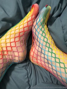 Rainbow fishnets part 1