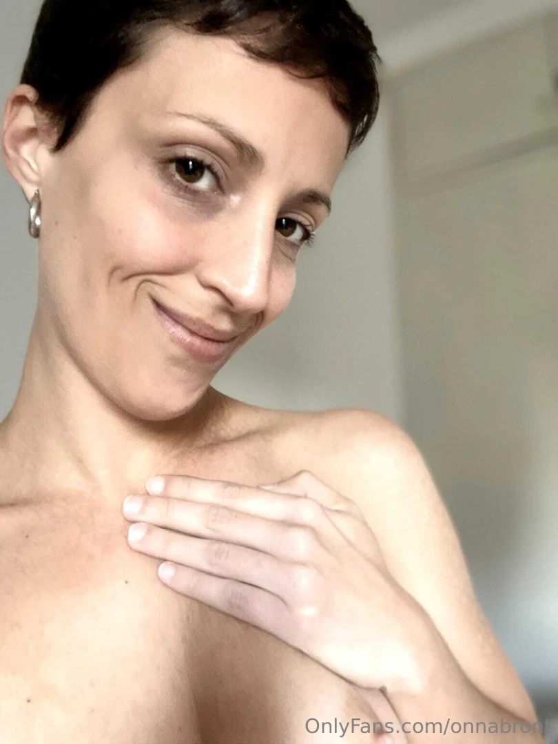 Hey guys follow this cutie she run her own page so she s waiting for 