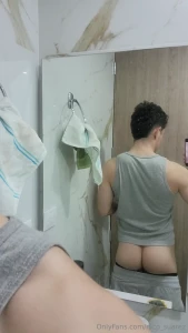 Showing my butt in short pants before going out