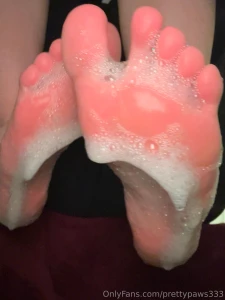 Drippy feet pics hehe ask for more