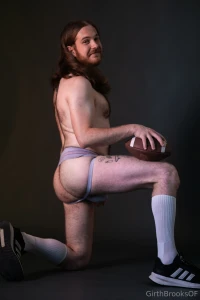 Legs lookin juuuuuicy where you gonna leave a hickey