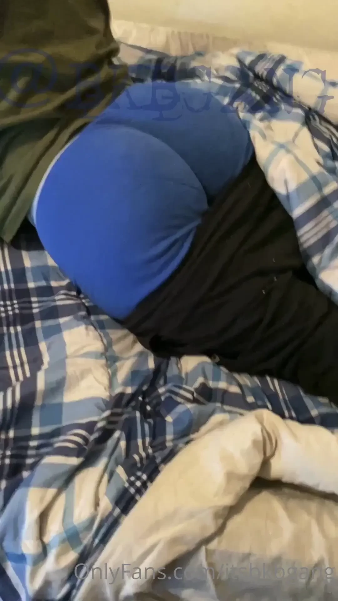 This full video will not post in the messages so if u guys send a 3 