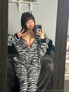 Should i make a video in this onsie part 2