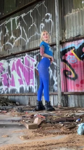 Watch me take electric_cobra in an abandoned building blowjob