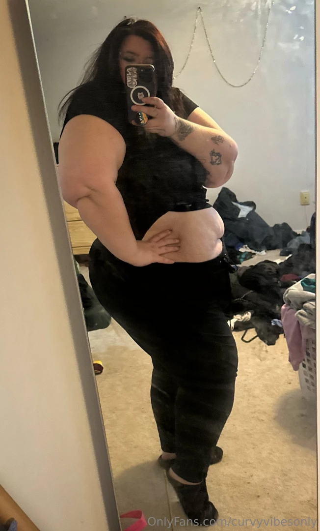 Happy saturday i m reading to sesh and get some chores done like all 