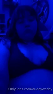 I want you to touch me under the pretty lights lt 3