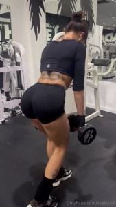 Making this fat ass even juicier for you baby