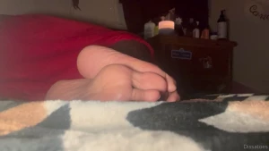 Do y all enjoy sleepy feet should i do a longer video