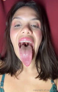 For my tongue lovers 4 minutes of tongue throat
