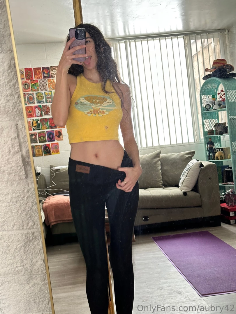Such a busy couple of days lets have a good and horny week while i m 