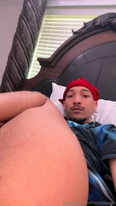 Have yall seen my feet post on instagram go follow me right now i m part 1