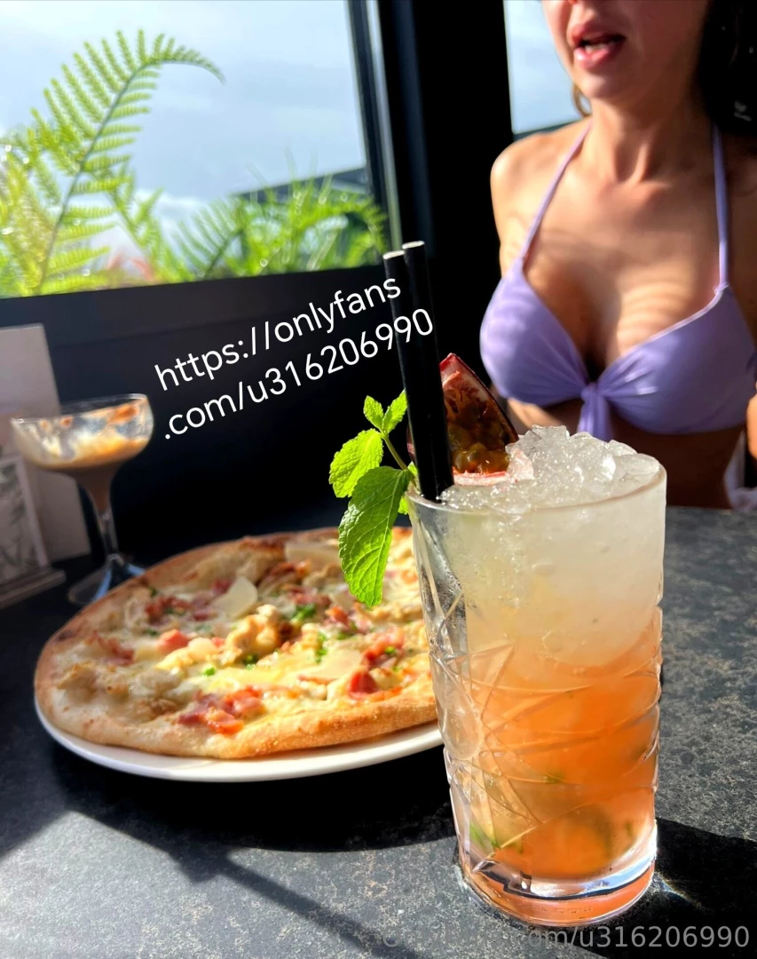 Pizza amp cocktail lover 