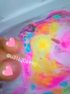 The most amazing bath bomb who wants to join me