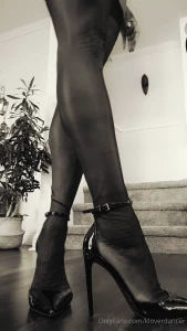 Do you like wrinkles in your nylons