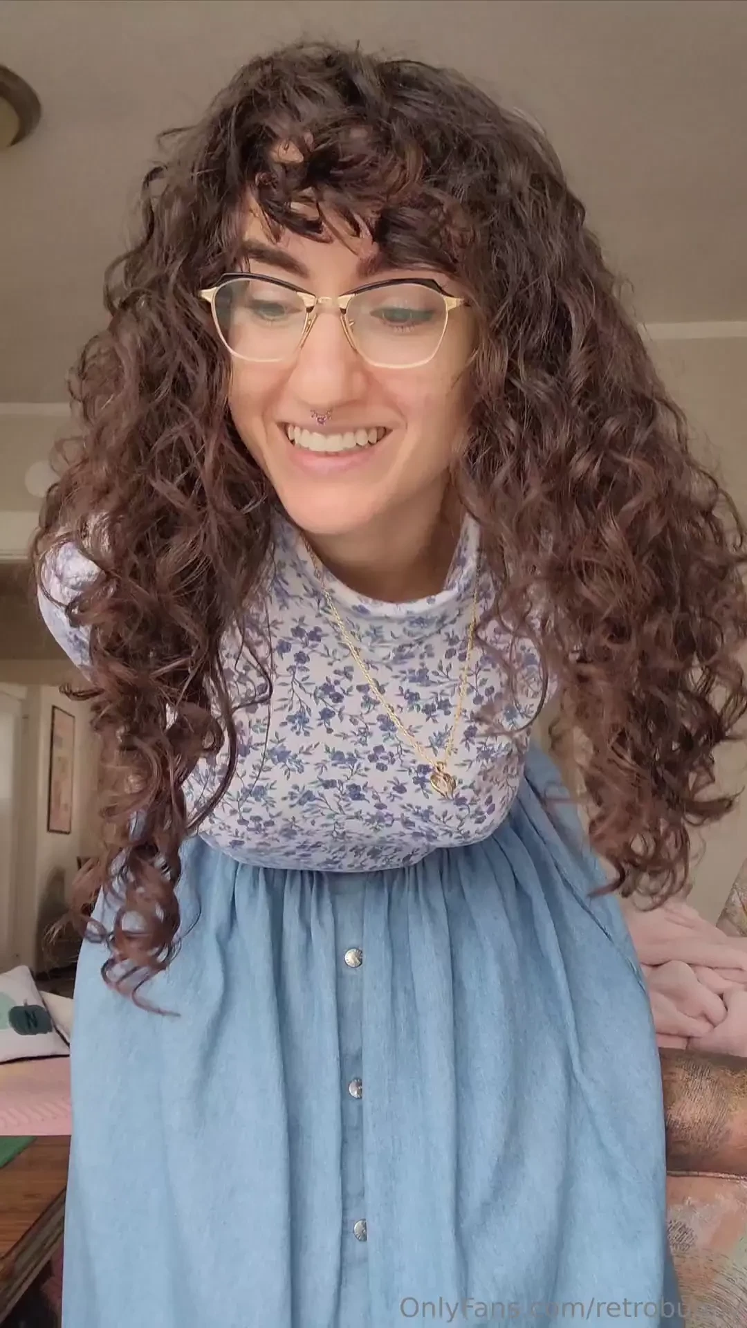 I want to film more foot content but i m self conscious bc my toes are 