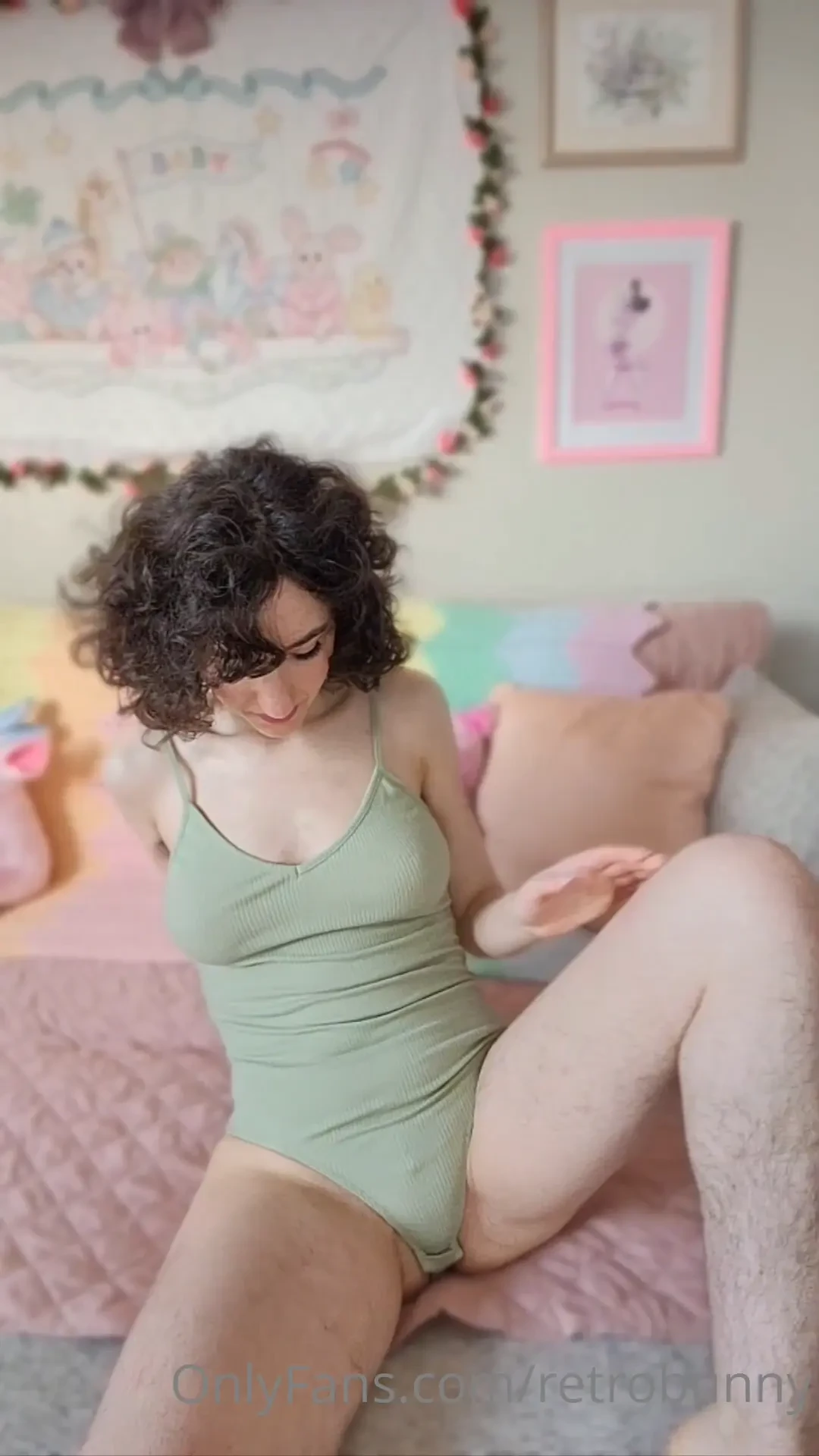I got a few dms asking about the custom video that made me horny 