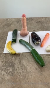 Decisions decisions what should a girl choose x