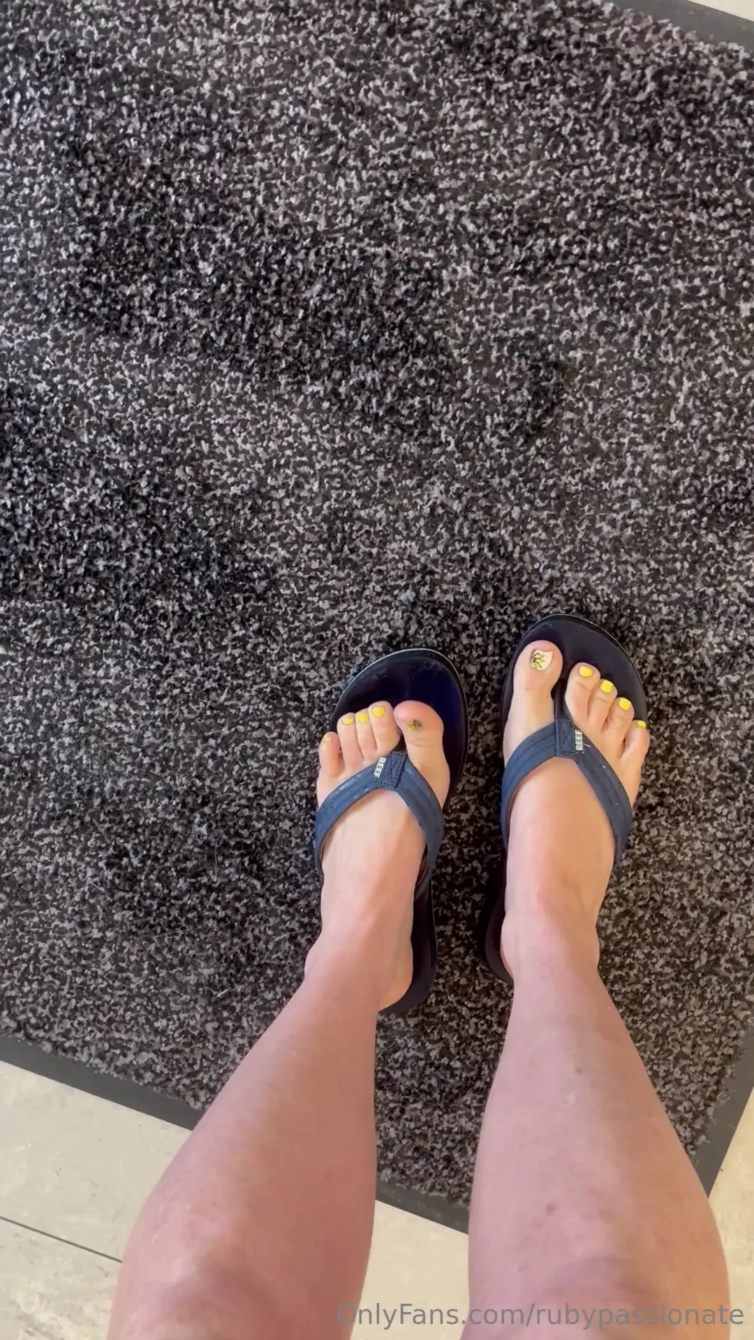 Happy flip flop friday are there any flip flop lovers here want to see 