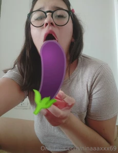 Do u wanna see me sucking my dildo my face is the best you d love