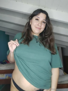 A simple spontaneous and natural girl that wants your pleasure