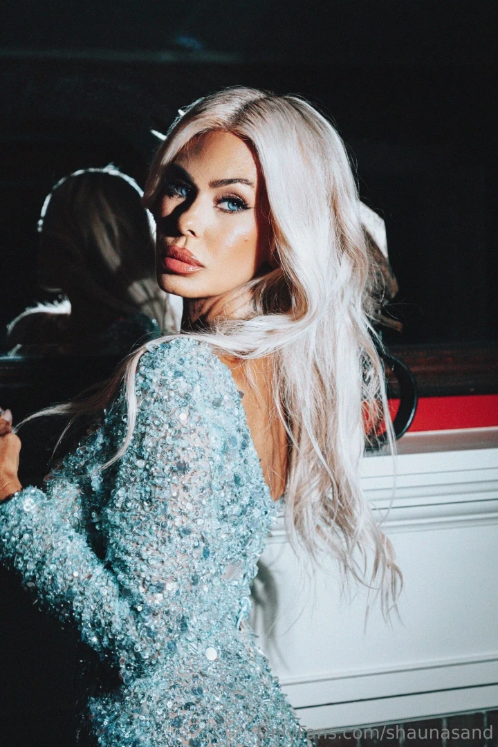 I want you to be my vip join now it s 25 off to celebrate the holidays 