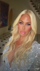 Check your inbox watch me slip off my dress and play with my wet pussy