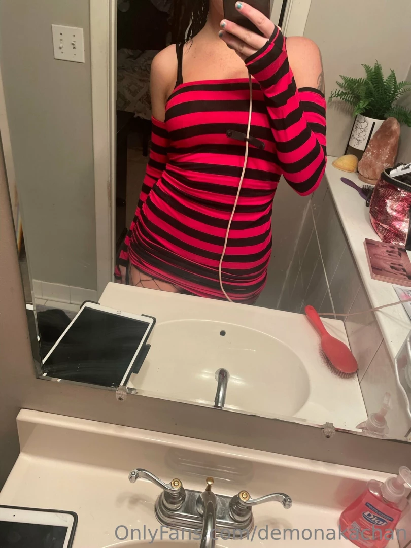 Who wants to see a sexy collage of me in this dress slowly taking 