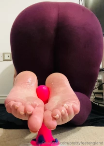 Reverse foot job anyone cum over to my vip page for more spicy photos