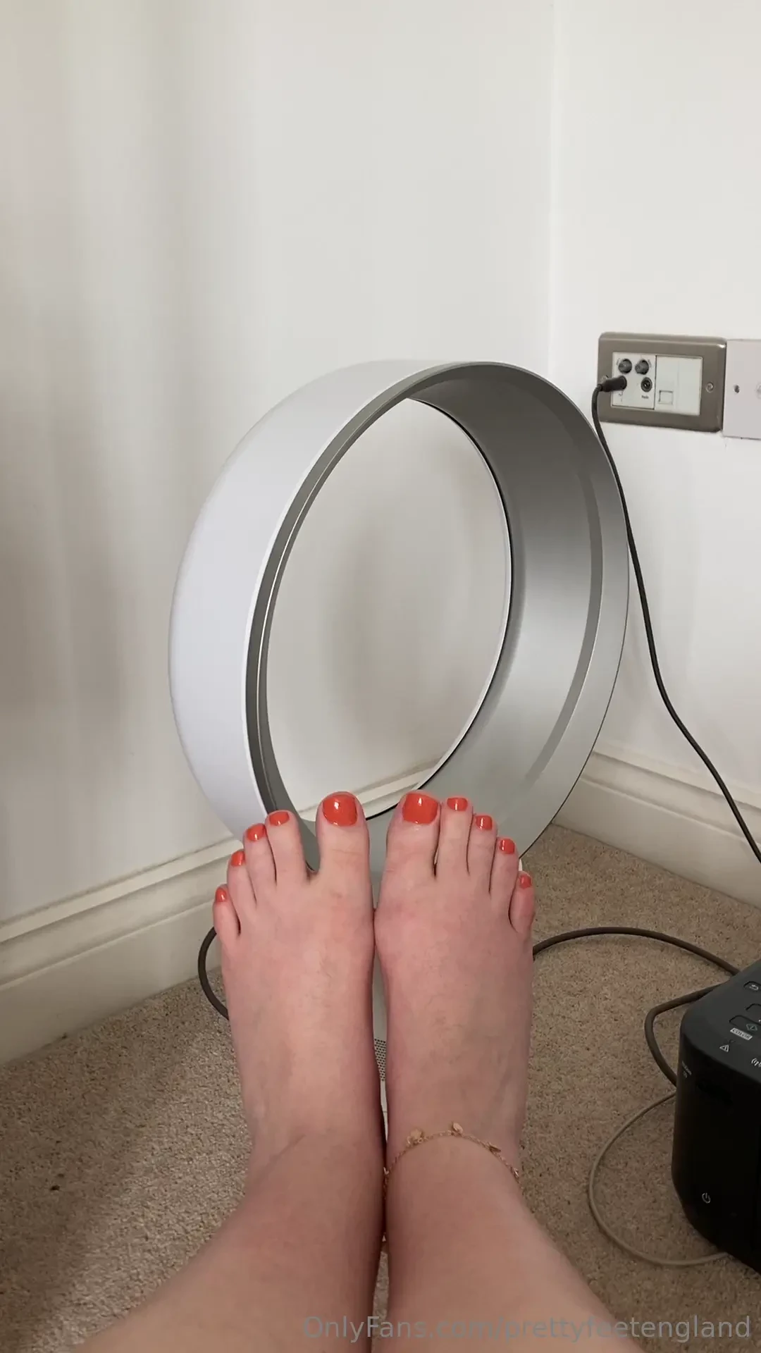 Hot day so i need the fan on new orange nail polish today hope you part 1 