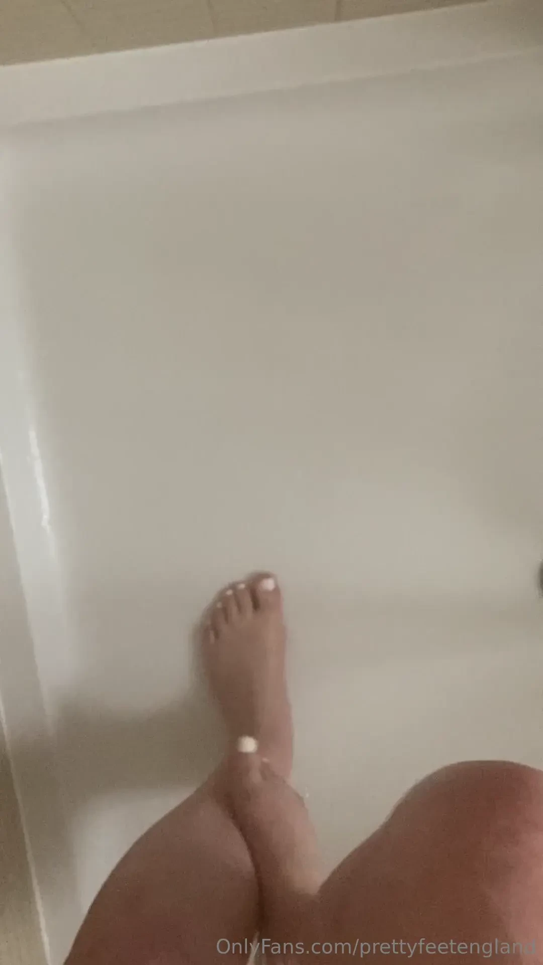 A couple of quick videos of my feet in the shower today i hope you 