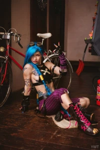 First pictures from jinx photo shoot some are little exmasy which part 1