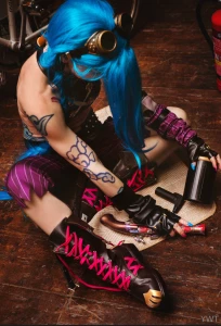 First pictures from jinx photo shoot some are little exmasy which part 5
