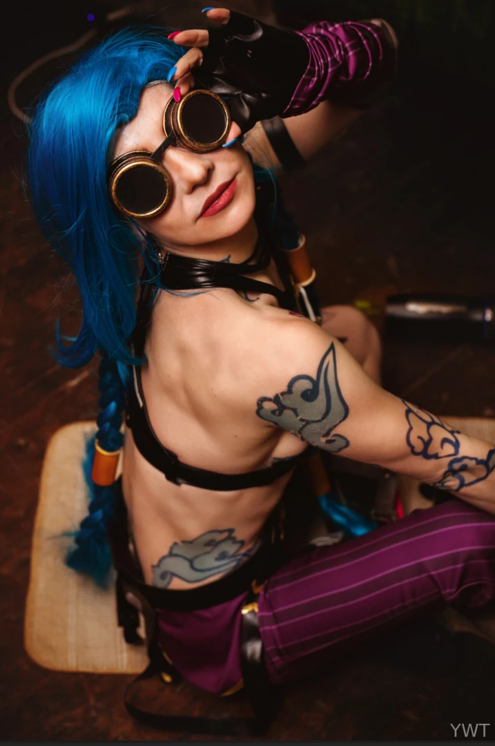 First pictures from jinx photo shoot some are little exmasy which part 3 